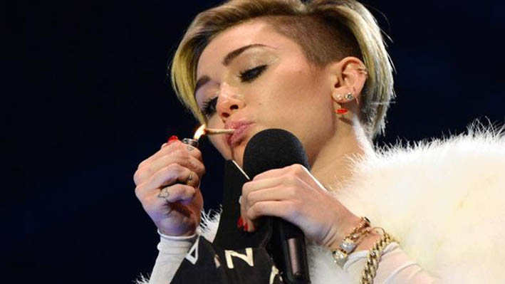 Miley Cyrus quiere regalar marihuana a todos sus invitados de su boda